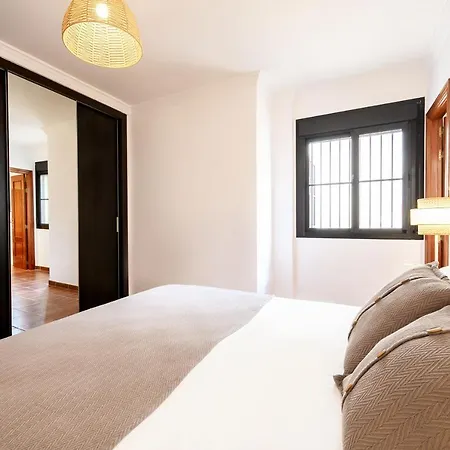 Lägenhet Sauna, 3 Bedroom By 10tosea *